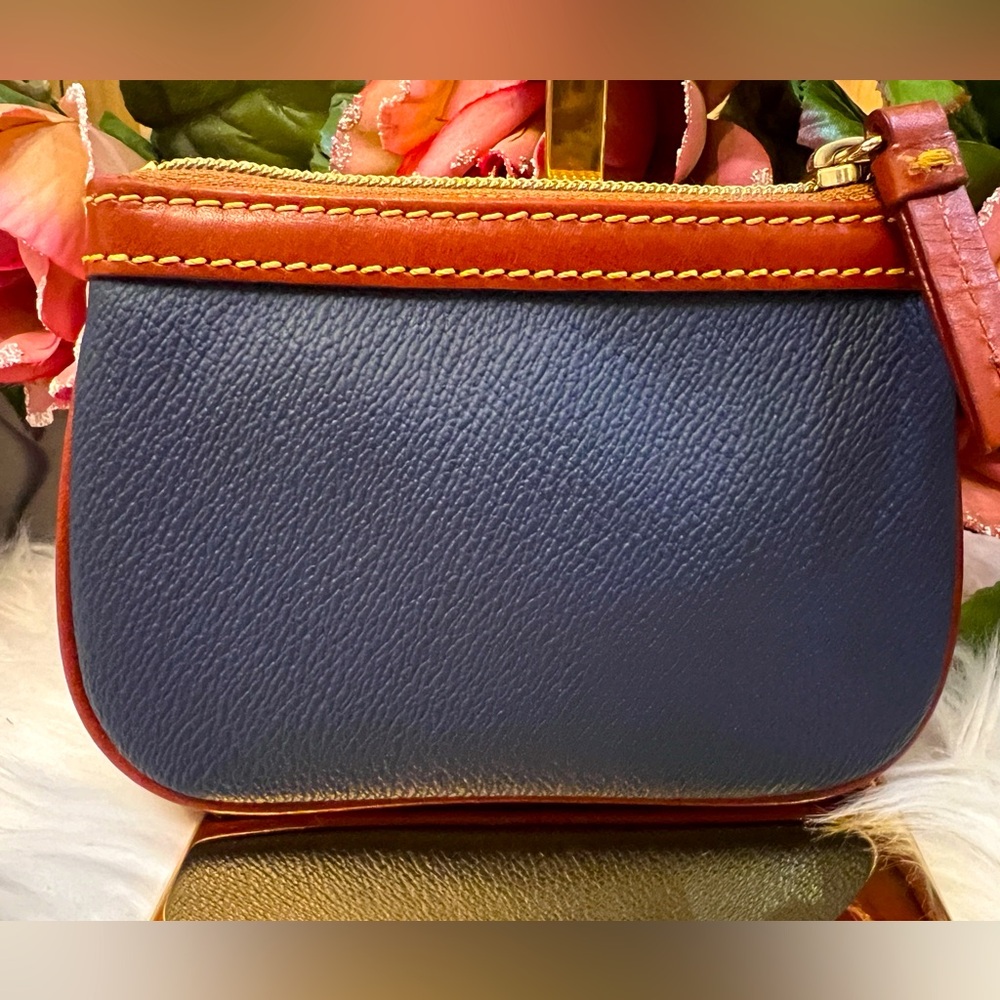 Dooney Burke Wristlet in Pebble Leather - Picture 3 of 7